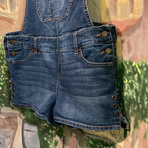 Blue Spice denim overall shorts - Picture 3 of 9